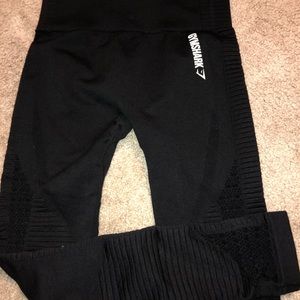Gym shark leggings